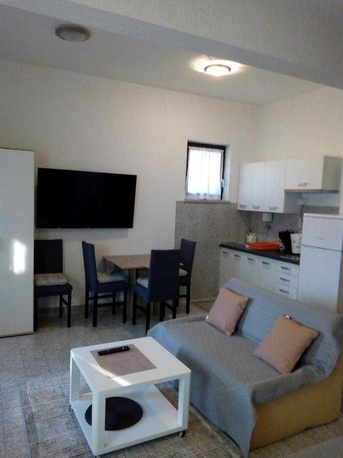 Apartmani Alma Пула Экстерьер фото