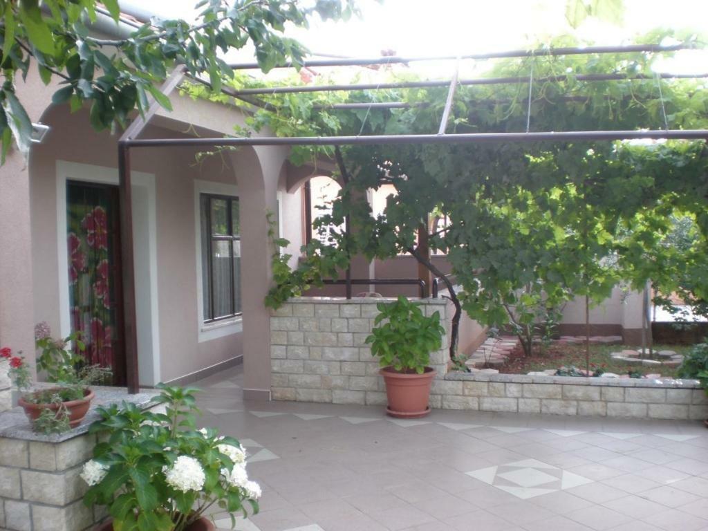 Apartmani Alma Пула Экстерьер фото